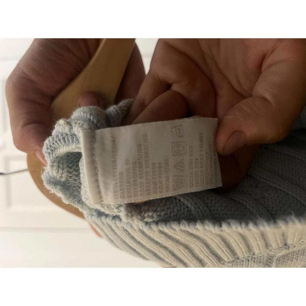 Tommy Hilfiger Light Blue Cable Knit V-Neck Sweater, Medium - Picture 4 of 4
